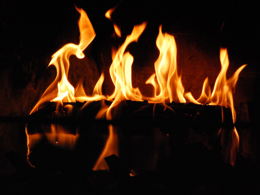 Firelogs Vs Wood Fires Whats The Right Choice For A Cozy Firelogs Vs Wood Fires Whats The Right Choice For A Cozy